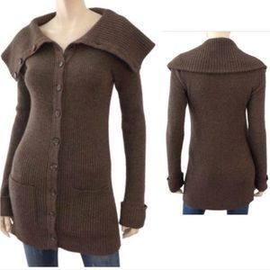 Vince button down side pockets oversized collar sweater cardigan.